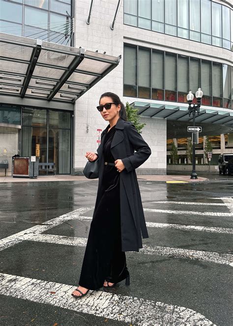 Petite Holiday Card Outfits & Christmas Party Dresses