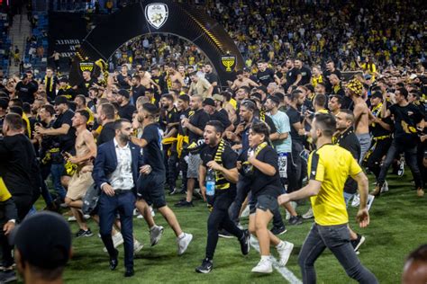 President awards Beitar soccer trophy after fan chaos on field mars Cup ...
