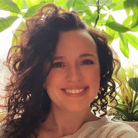 Amazon.in: Lindsay Nee: books, biography, latest update