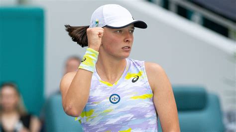 Iga Swiatek beats Naomi Osaka 6-4 6-0 to clinch Miami Open final ...