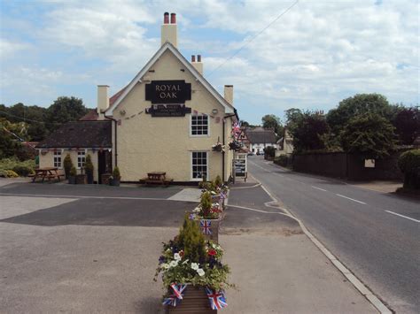 Royal Oak Milborne | Milborne Saint Andrew