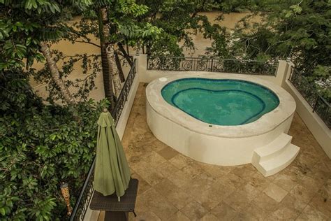 BLACK ORCHID RESORT (Burrell Boom) - Hotel Reviews, Photos, Rate ...