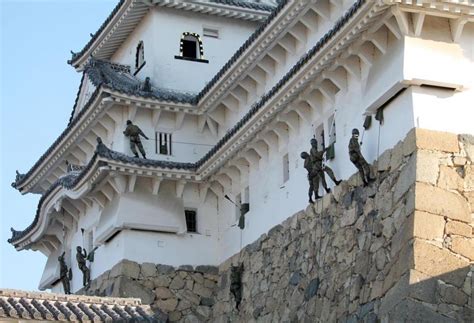 SDF-Ranger helfen bei der Reinigung der Burg Himeji