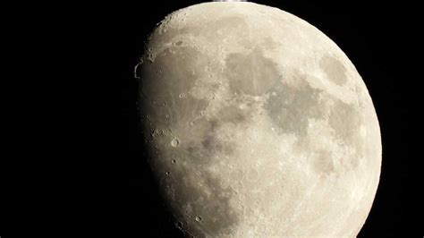 Remote View Moon 的图像结果