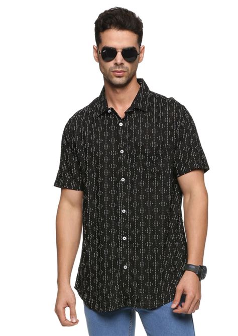 Tusok Black Geometric Printed Shirt