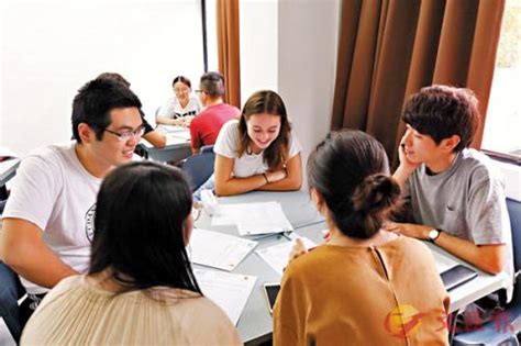 港中大推“换语”计划 助各地学生学习不同语言_广东频道_凤凰网