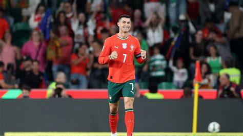 VIDEO: Gerard Pique puts Cristiano Ronaldo above Lionel Messi as ...