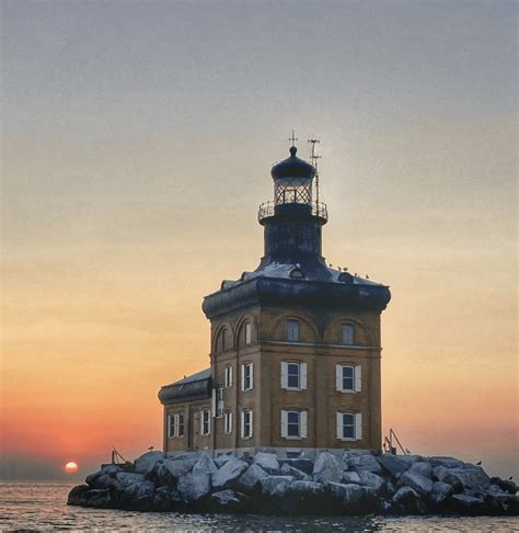 29 Historic & Unique Lake Erie Lighthouses in the United States