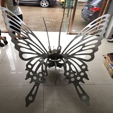 不锈钢抽象蝴蝶雕塑，彩绘蝴蝶雕塑加工厂