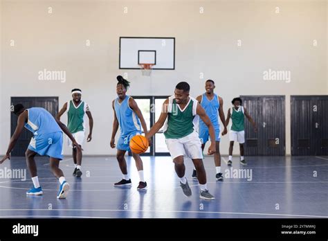 Playing Basketball 的图像结果