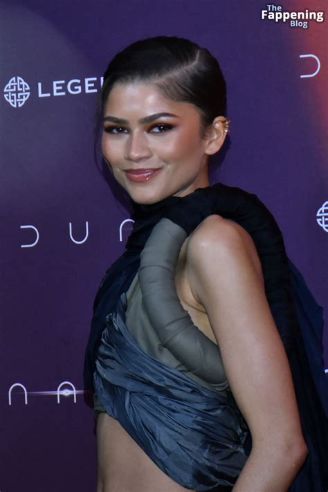 Zendaya Stuns in a Killer Draped Gown While Hyping Up the “Dune: Part Two” in Mexico City ...