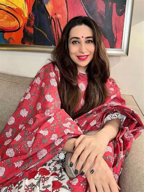 Karisma Kapoors Chic Printed Outfits