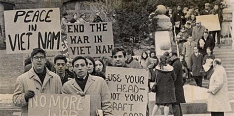 Left-Wing Protest 的图像结果