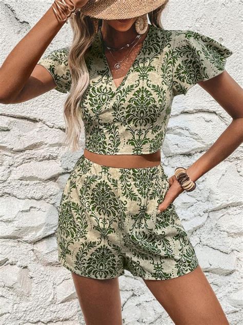 Vibrant Green Bohemian Style Top and Shorts Co-ord Set – ELCHIC