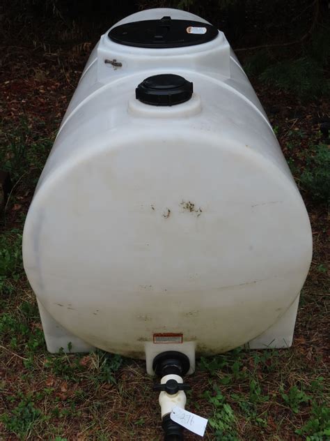 300 Gallon water tank - Schmalz Auctions
