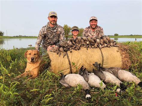 Guided Waterfowl Hunting in North TX | Texas Fowl Outfitters