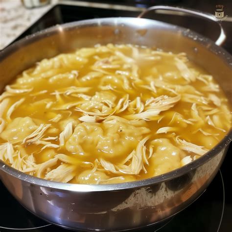 Old Fashioned Homemade Chicken & Dumplings