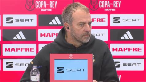 Hansi Flick habla sobre Dani Olmo, Ansu Fati y el futuro de Ronald Araujo