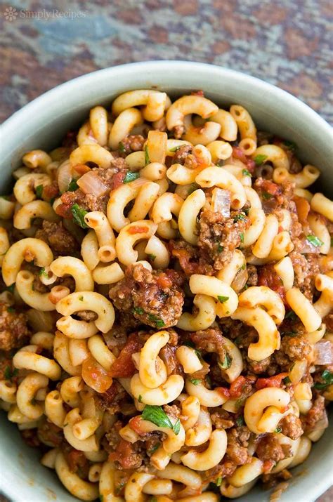 Hamburger and Macaroni Recipe | Comfort Food Heaven
