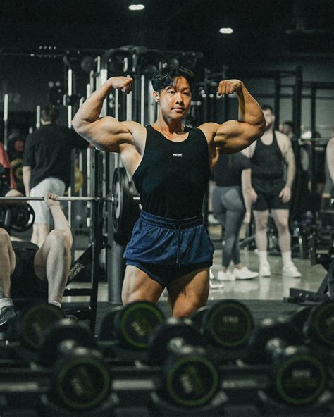 Lee Lem | LEAKED NOODS 👀🍜 My first ever limited edition collaboration with Muscle Nation is one ...