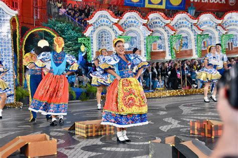 Lisboa é linda! Famosos brilham nas Marchas Populares — Veja as imagens - Fama Show
