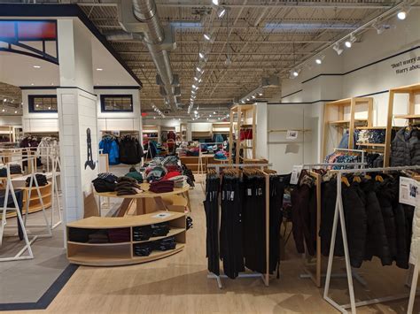 Rockville Nights: First look: Lands' End Rockville store (Photos)