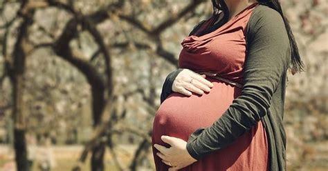 Lab notes: Gaining weight during pregnancy may help short women have ...