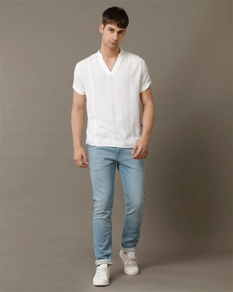 IDENTITI Men Slim Fit Mandarin Collar Solid Shirt In White.