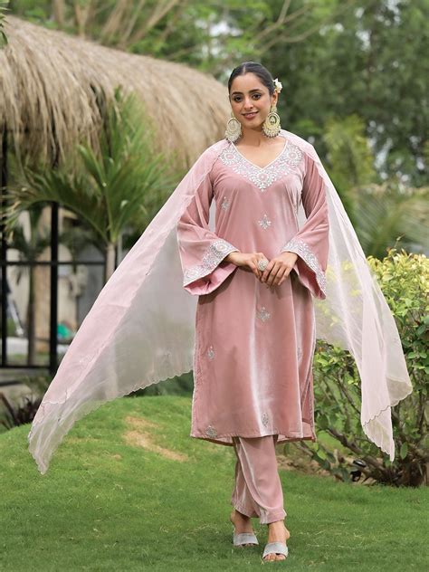 Divena Pink Embroidered Velvet Kurta Pant Dupatta Set – divena world