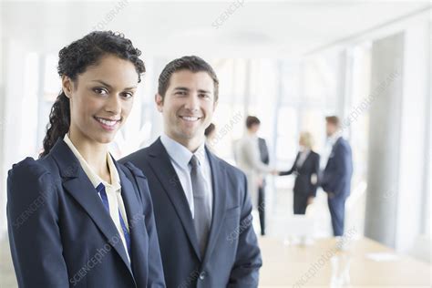 Business People Smiling 的图像结果