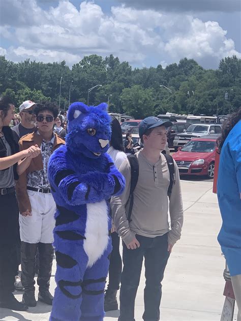 Saw a fursuiter in person for the first time at Mississippi Comic Con ...