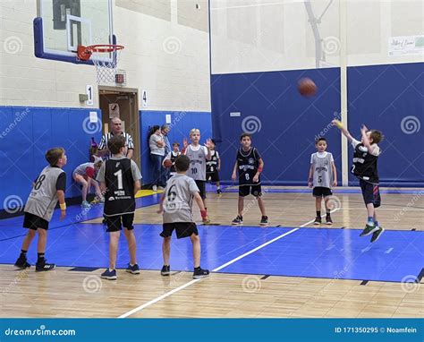 Kids Playing Basketball Indoor Editorial Image - Image of basketball ...