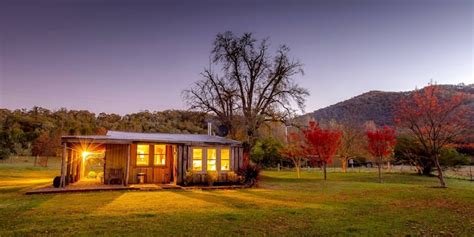 Luxurious Miners Cottage Riverdowns - Cabins for Rent in Howqua ...