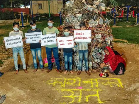 Coronavirus awareness messages - How India celebrated Holi amid ...