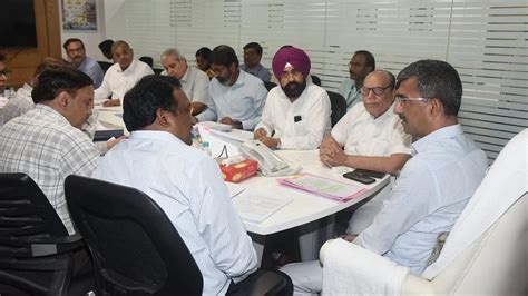 Maharashtra govt takes bold steps to address transport industry concerns