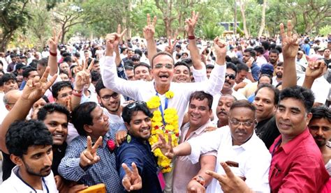 Small Solace for Congress Amid Saffron Surge, Wins Parrikar’s Goa Seat ...