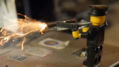 Flamethrower LEGO Hand 的图像结果