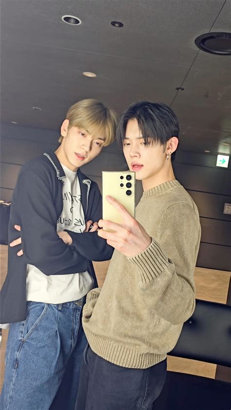 TOMORROW X TOGETHER OFFICIAL | 🚨The sexy thang siren🚨 #TOMORROW_is_Coming #투모로우바이투게더 #TOMORROW_X ...