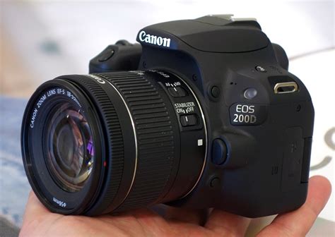 Canon EOS 200D, Kamera DSLR Berdesain Mungil