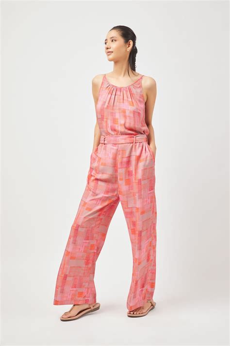 How to Dress for Women's Day: Fashion Tips for Every Woman – Contemponari