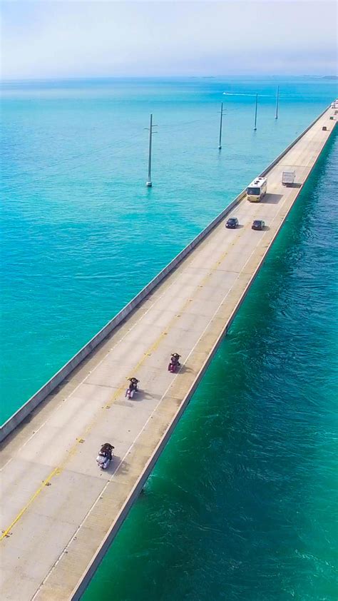 Endless road, aerial view of Seven Mile Bridge, Florida Keys, Monroe County, USA | Windows ...