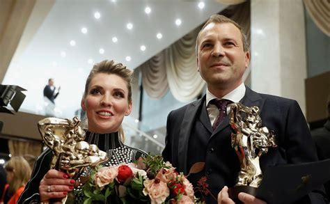 Евгений Попов: биография и дата рождения, рост и вес, жена, Инстаграм и ...
