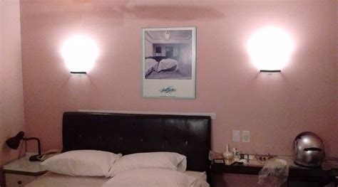 MOTEL NORMANDIE (Louiseville) - Motel Reviews, Photos, Rate Comparison ...