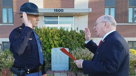 Oath installs new boss at Nebraska State Patrol