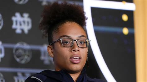 Notre Dame star Olivia Miles declines 2025 WNBA draft, enters transfer ...