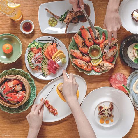 International Buffet Dinner at The Dining Room Buffet at Grand Hyatt ...