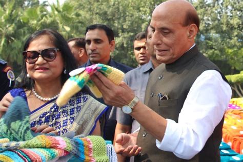 Air Force Officers' Wives Knit Their Way Into Guinness World Record THE ...