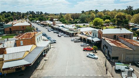 Country Town 的图像结果
