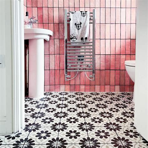 What Colors Go With Pink Bathroom Tile at Pamela Drake blog