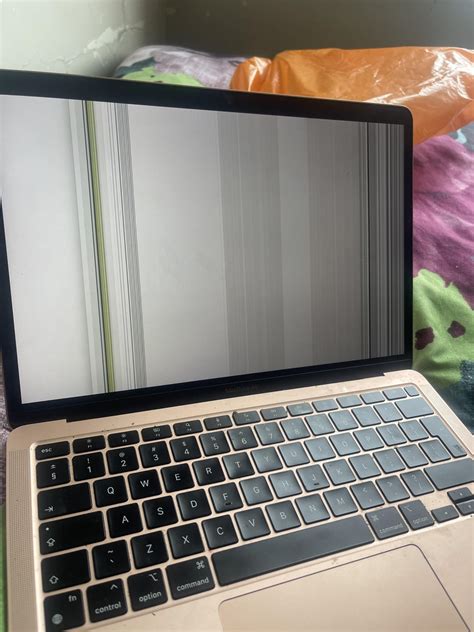 Bright vertical lines on Mac screen : r/applehelp